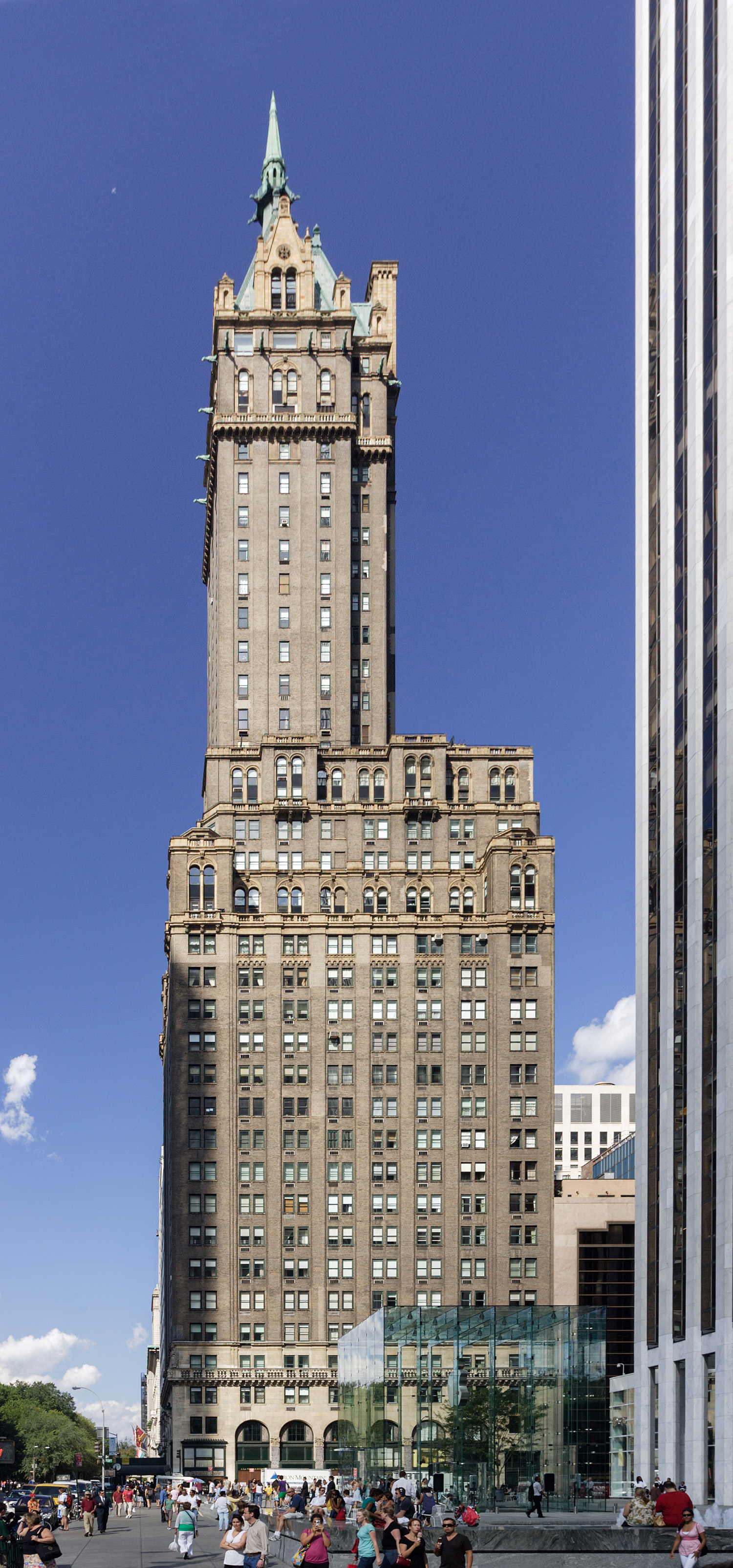 Hotel Sherry-Netherland, New York City - View from the southwest. © Mathias Beinling